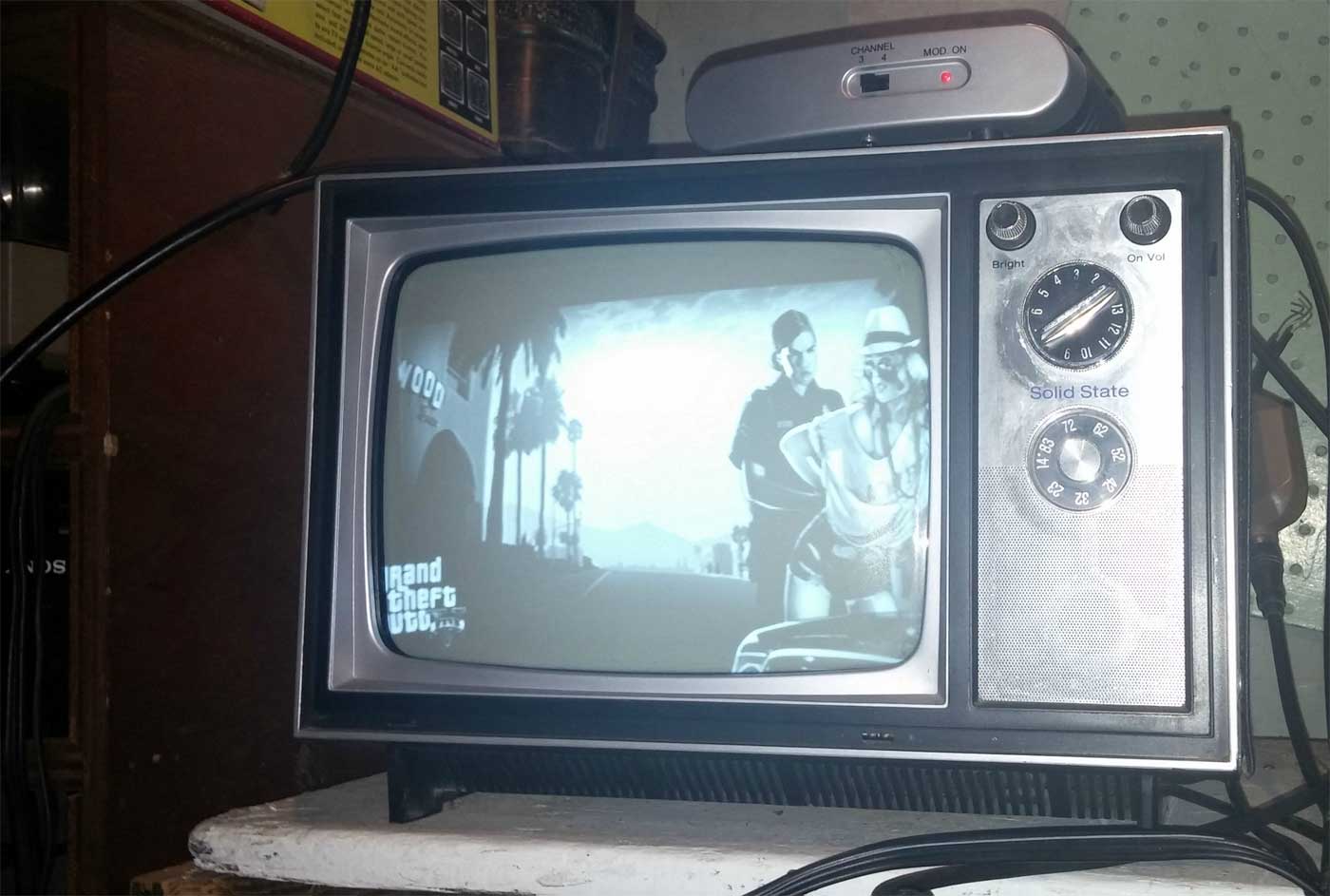 Tak GTA V, Watch Dogs i Saints Row 4 wyglądają na telewizorze z 1973 roku!