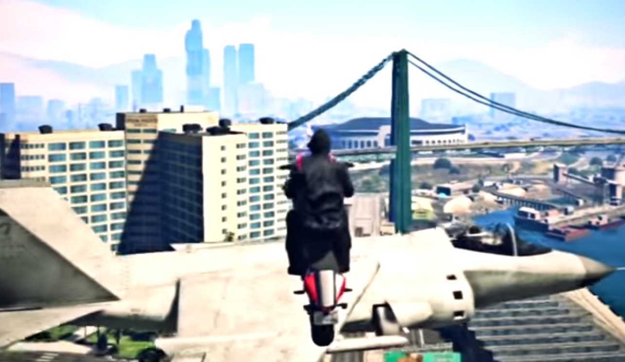 Jeszcze trochę o Hydrze z GTA V, czyli niezwykłe akrobacje z odrzutowcem i motocyklem!