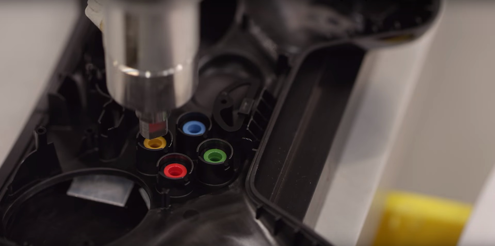 Film prosto z fabryki – Oto, jak powstaje Steam Controller