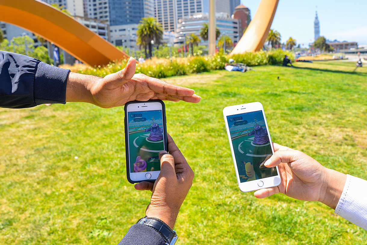 Pokemon Go i inne aplikacje mobilne niebezpieczne dla graczy