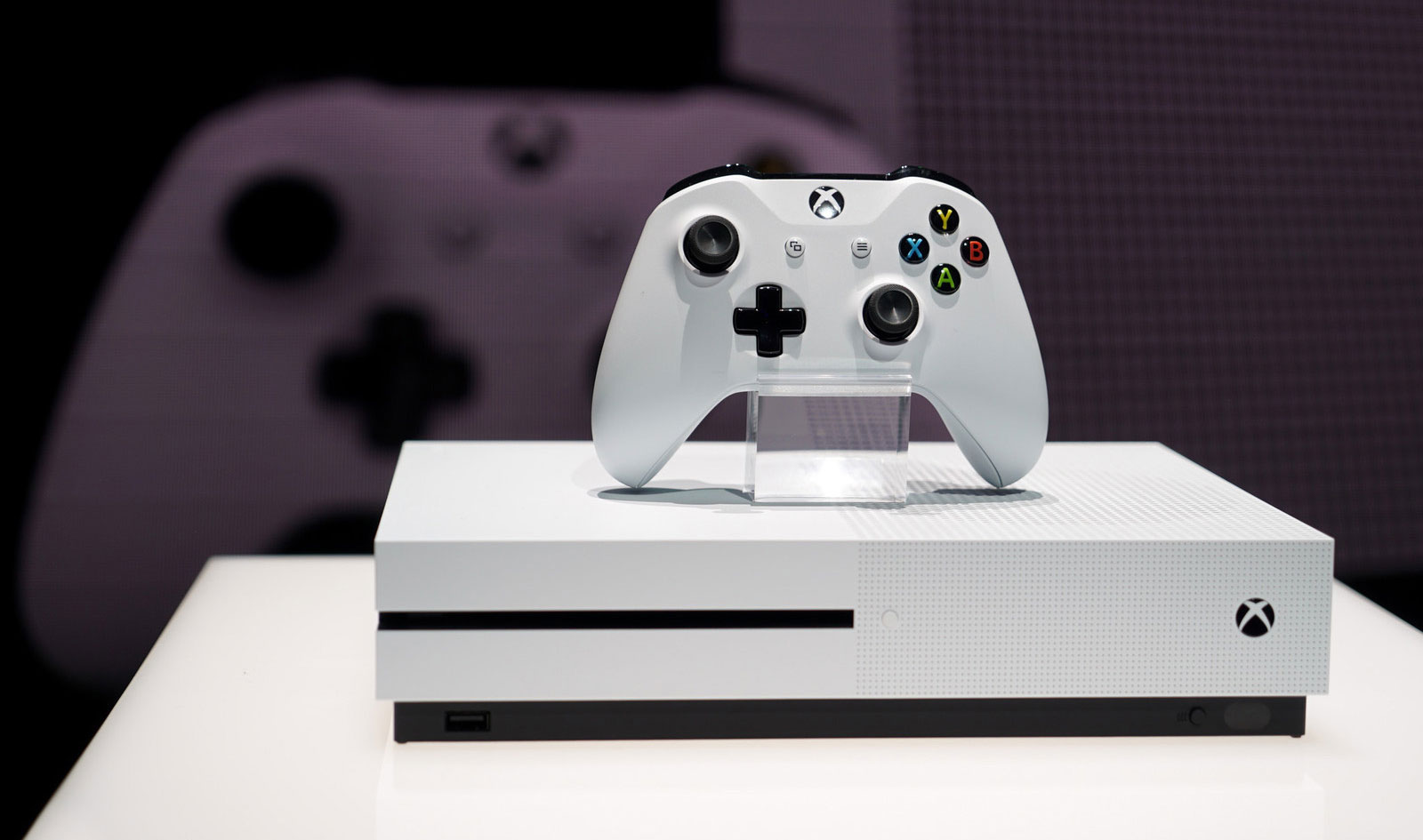Xbox One S i telewizor 55 cali 4K za 800 dolarów
