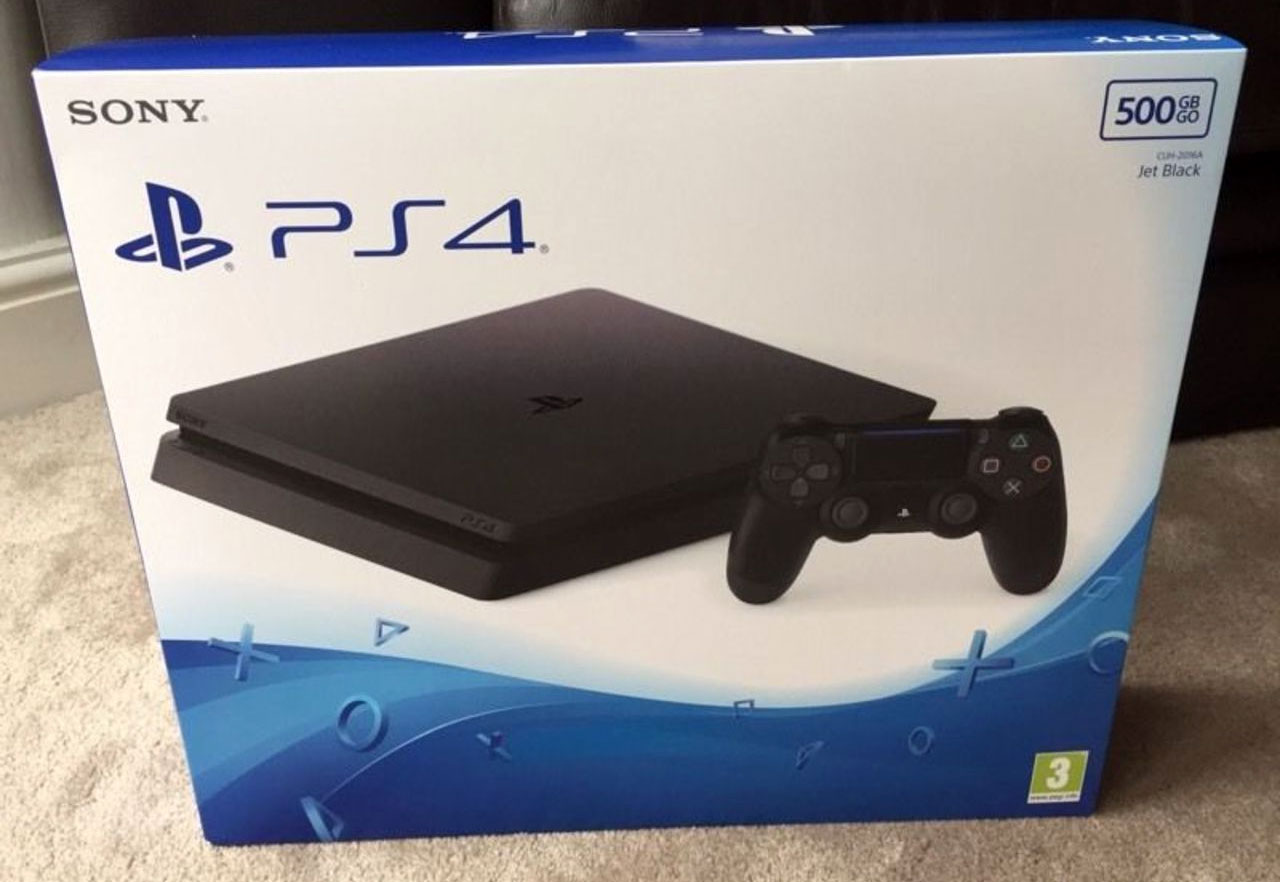 PS4 Slim to nie ściema. Konsola rzeczywiście istnieje [UNBOXING]