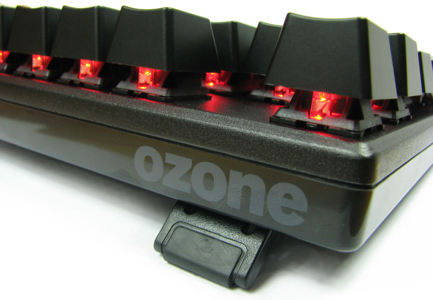 Ozone Strike Battle świeci naprawdę efektownie.