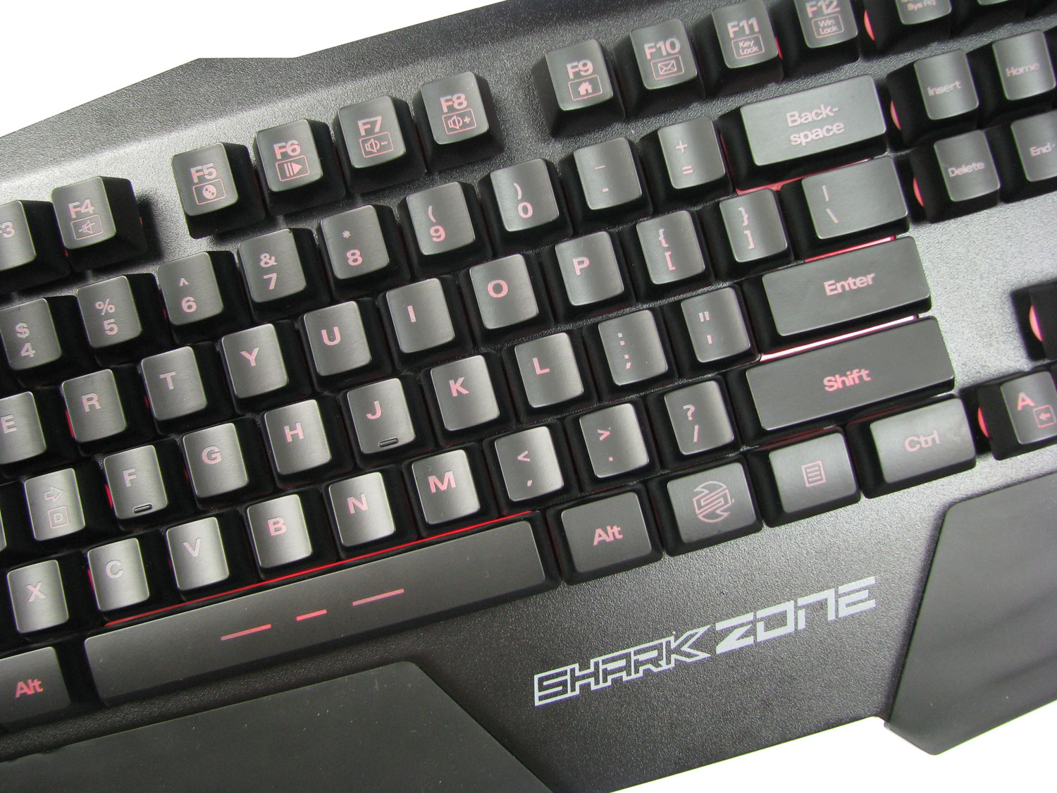 Wszystkie funkcje obsługujemy z poziomu klawiatury.