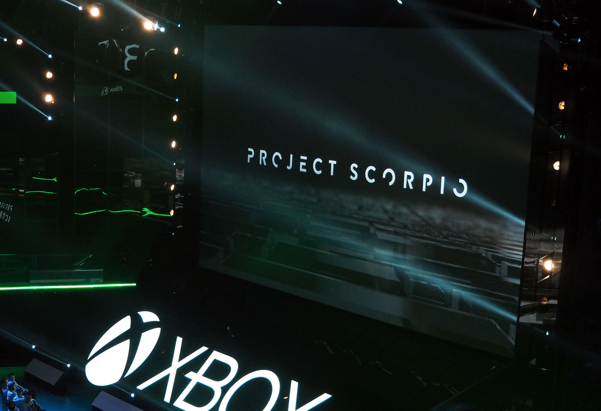 „PS4 Pro upgreadem na pół gwizdka przy Project Scorpio. Sprzęt Microsoftu to nowa generacja”