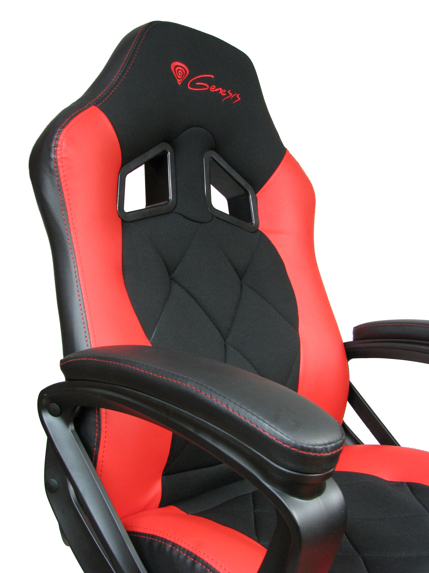 Genesis SX33 na sportowo, tym razem bez poduszki.