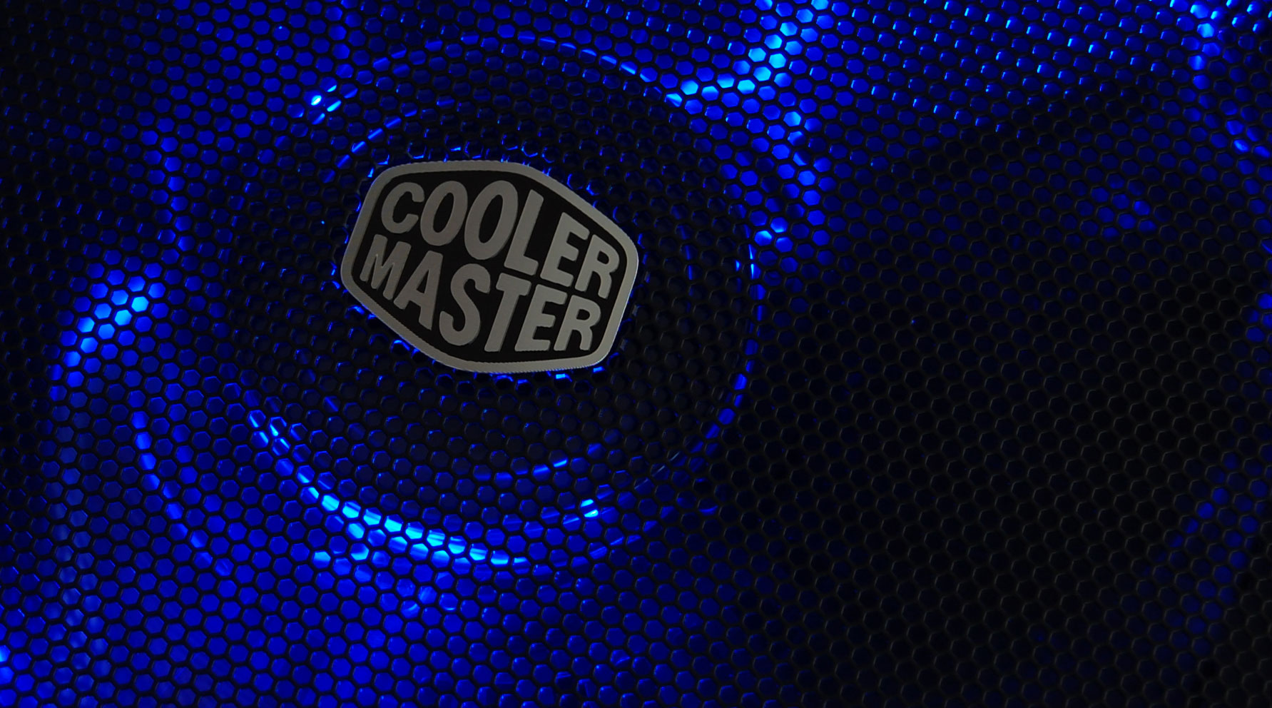 MasterWatt Maker 1500 – zasilacz sterowany telefonem od Cooler Master