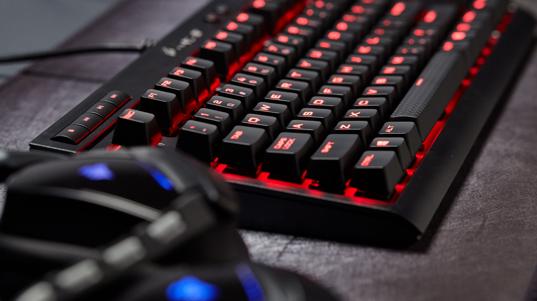 Corsair K63 – nowa klawiatura mechaniczna bez bloku numerycznego dla zaawansowanych graczy
