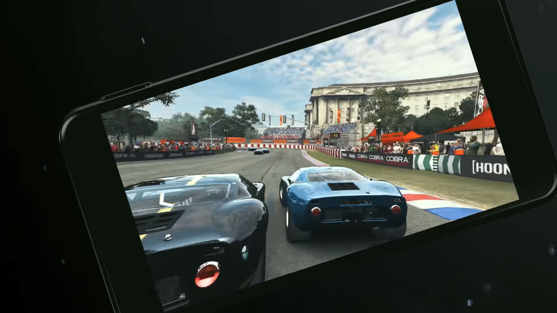 Wszystkie dodatki gratis! Jest data premiery niezłych wyścigów na sprzęty mobilne