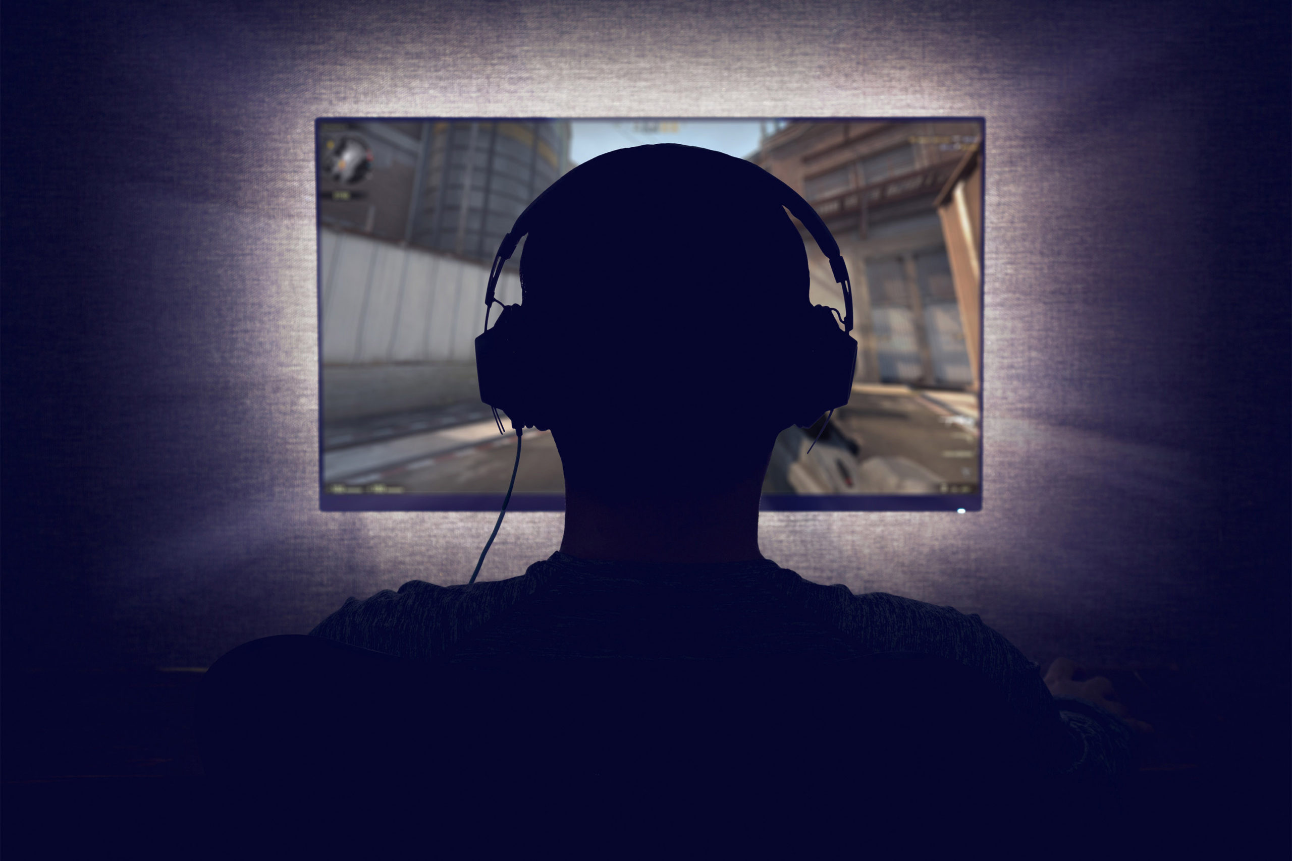 Polscy gracze – raport. W co grają, ile wydają, na czym grają i czy na graniu można zarobić?