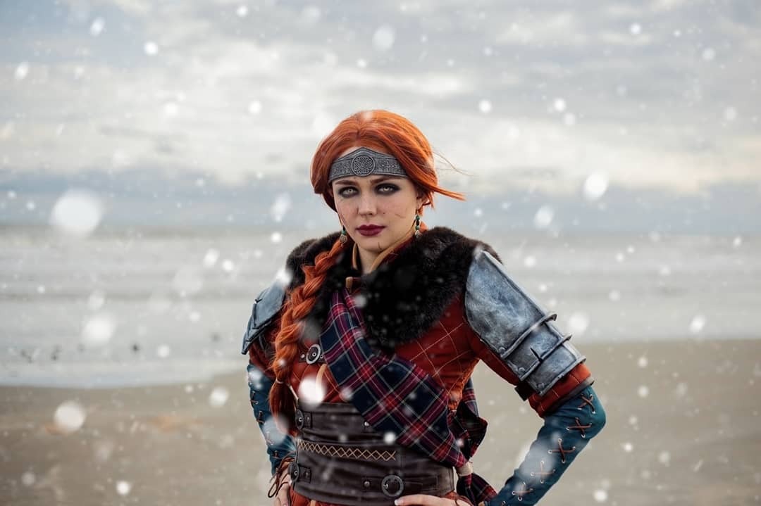 Wiedźmin 3 – rudowłosa córka jarla Skellige jak z gry. Świetny cosplay