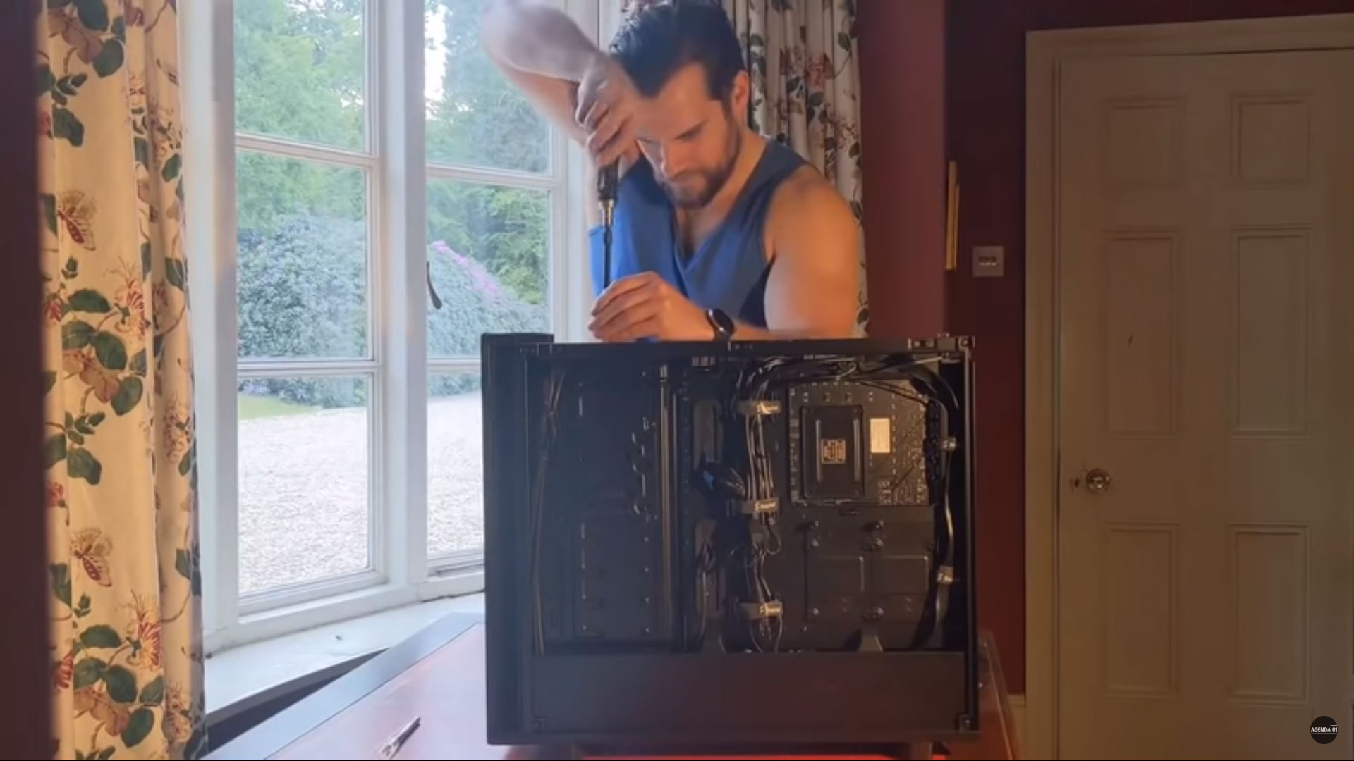 Henry Cavill wstrzymał się z zakupem RTX 4090. Podaje powód