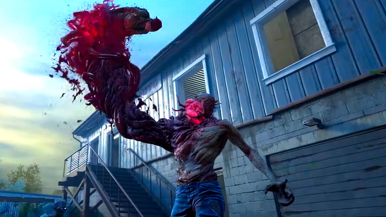 Back 4 Blood - zombie chwyta swoją ofiarę