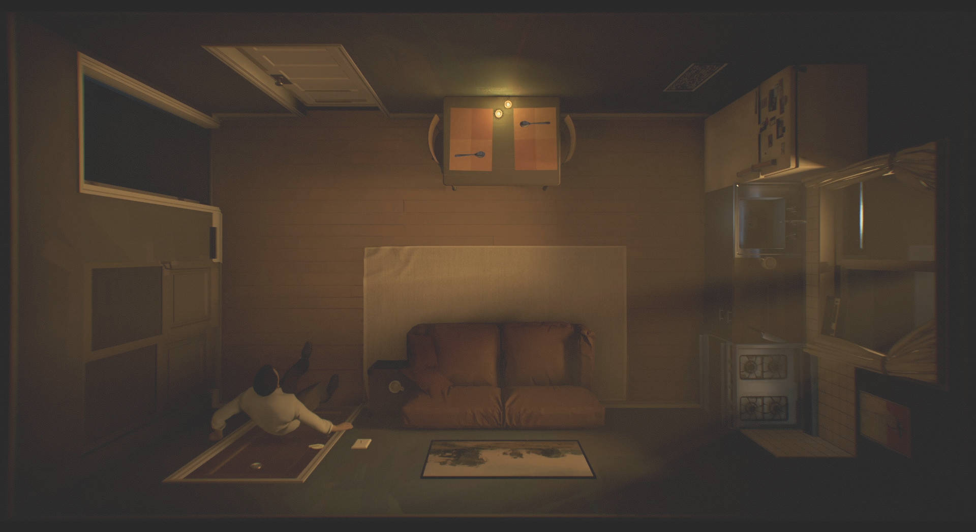 Mężczyzna próbuje zamknąć drzwi do pokoju.