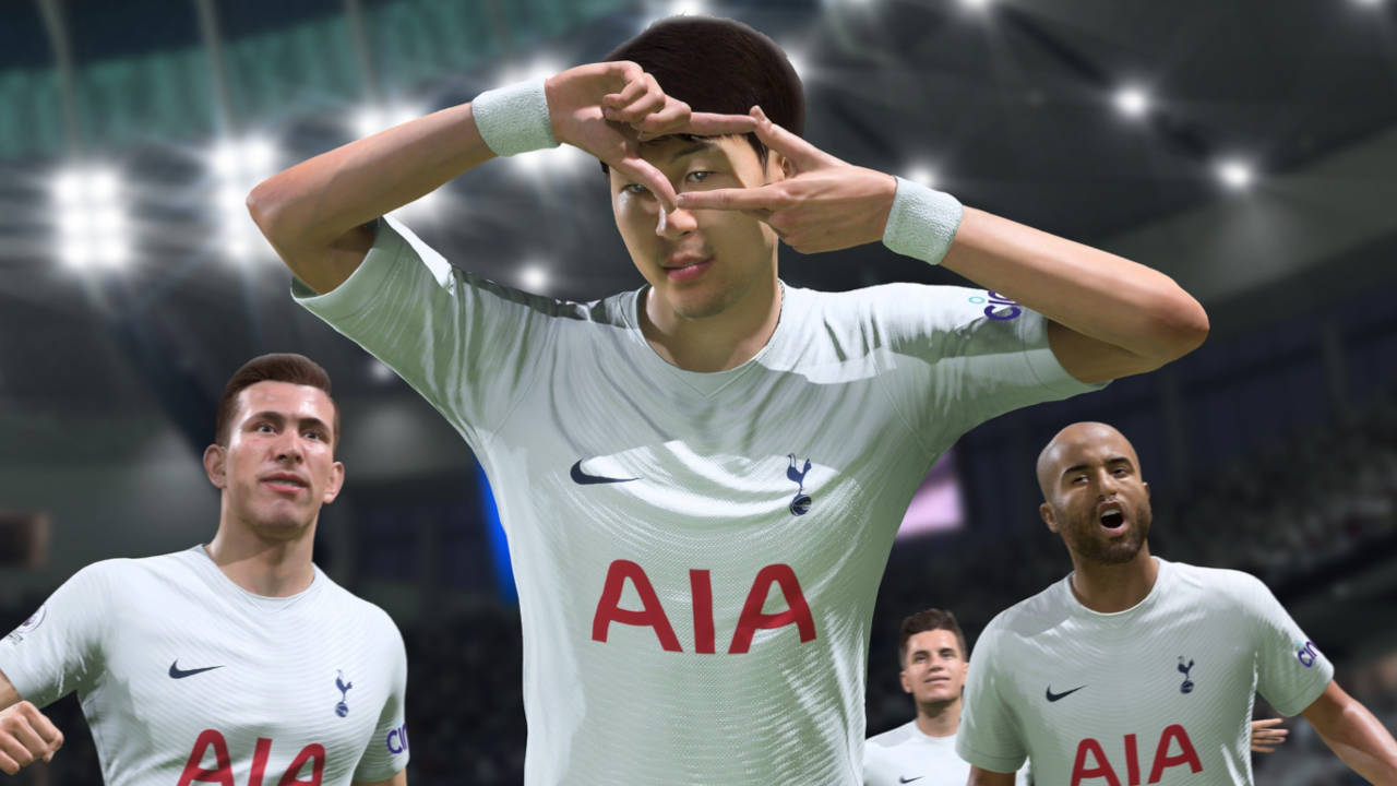 FIFA 22 - piłkarz robi cieszynkę z kadrem aparatu z palców