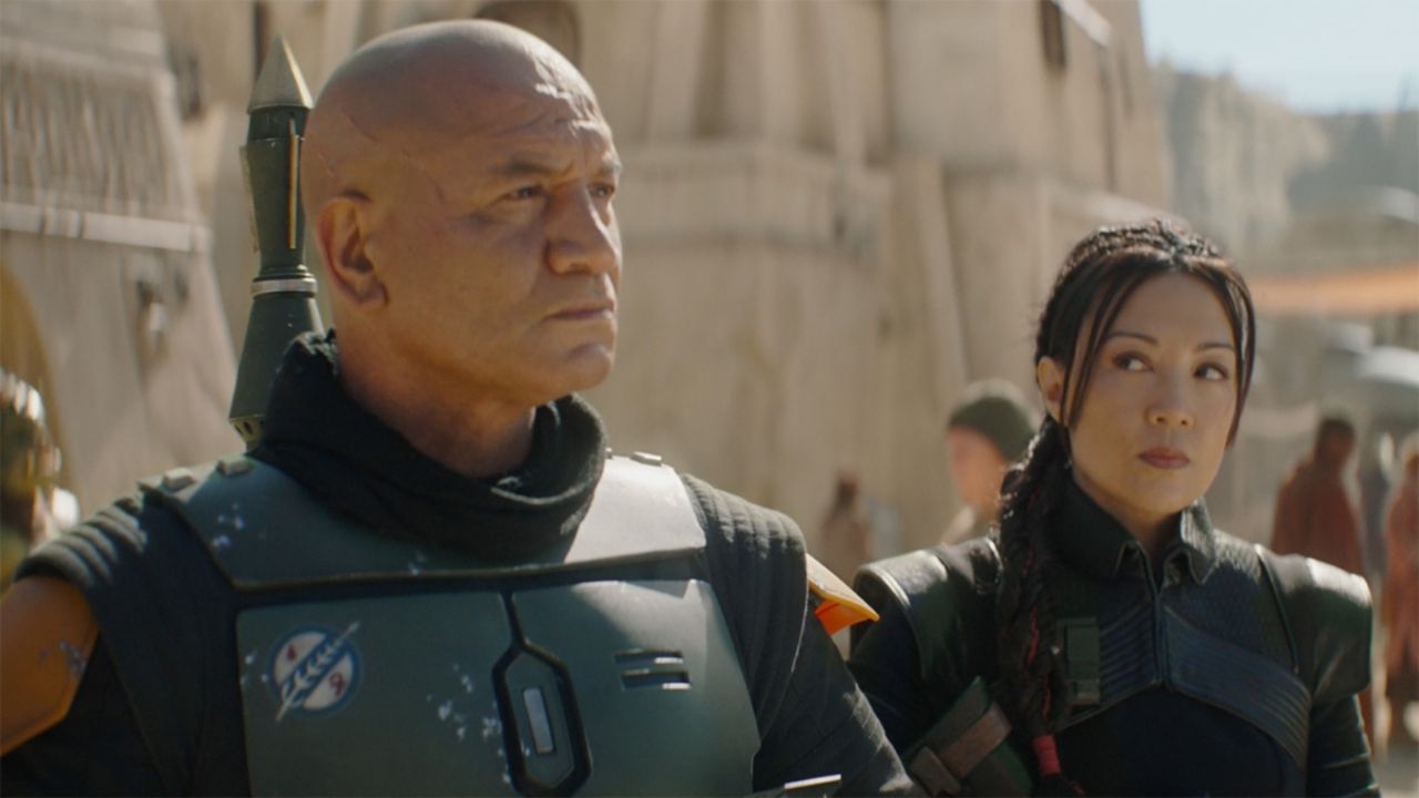 Temuera Morrison jako Boba Fett i Ming-Na Wen jako Fennec Shand w serialu Księga Boby Fetta