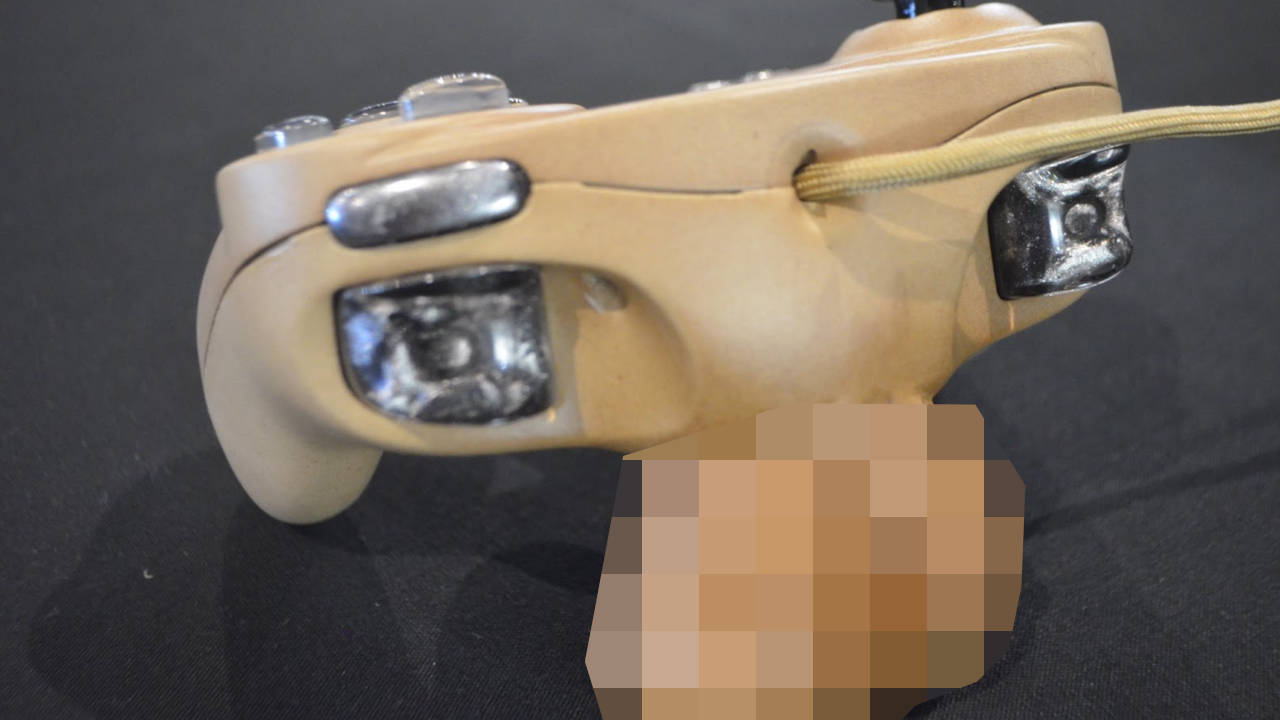 Kontroler do gier z moszną - ocenzurowany