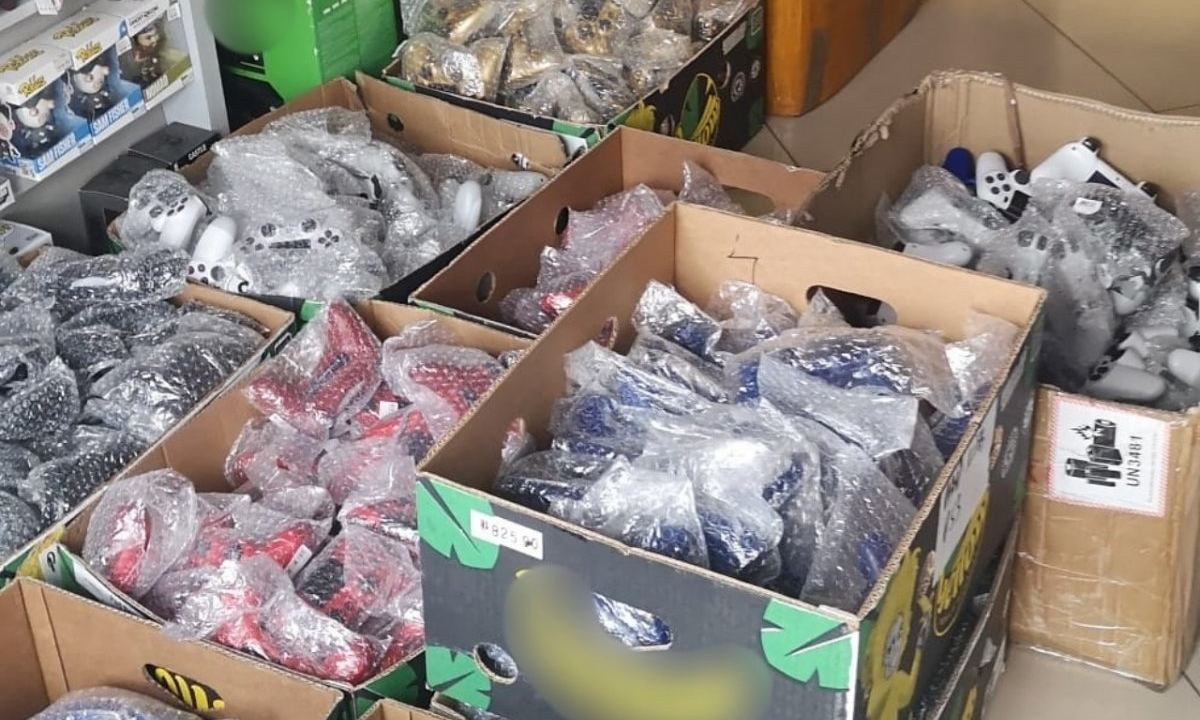 Tanie pady do PS5 czy Xbox? Lepiej uważać, polska policja przejęła 2 400 podróbek