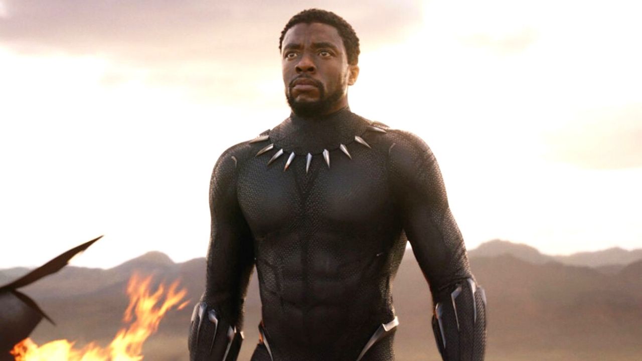 Chadwick Boseman jako T'Challa w filmie Czarna Pantera
