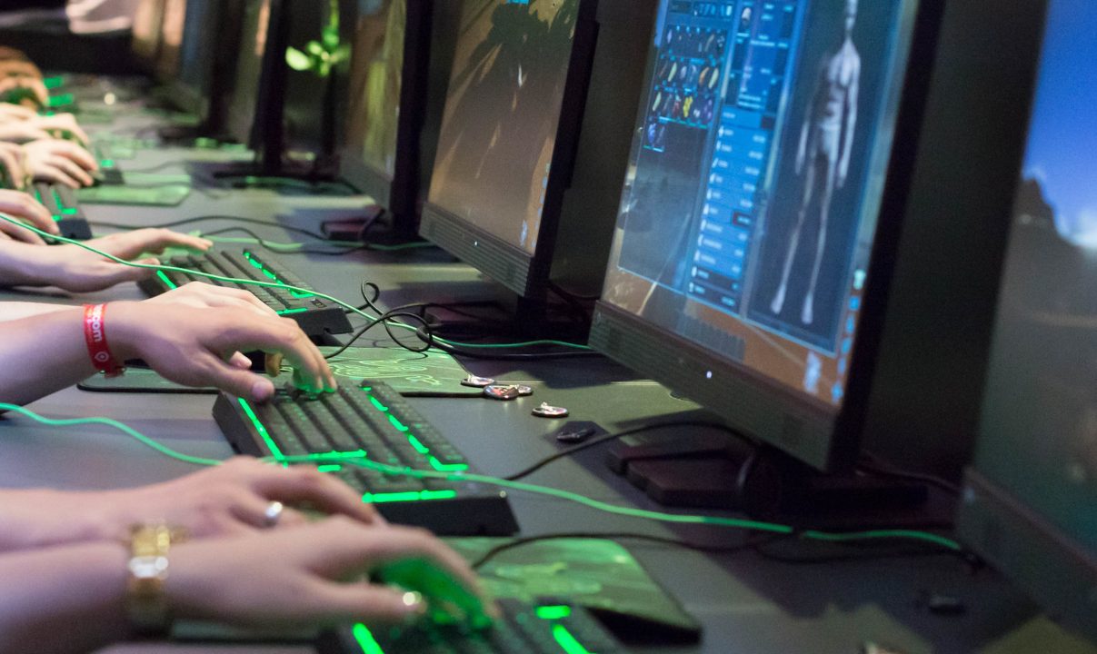 Gracze grający w ARK