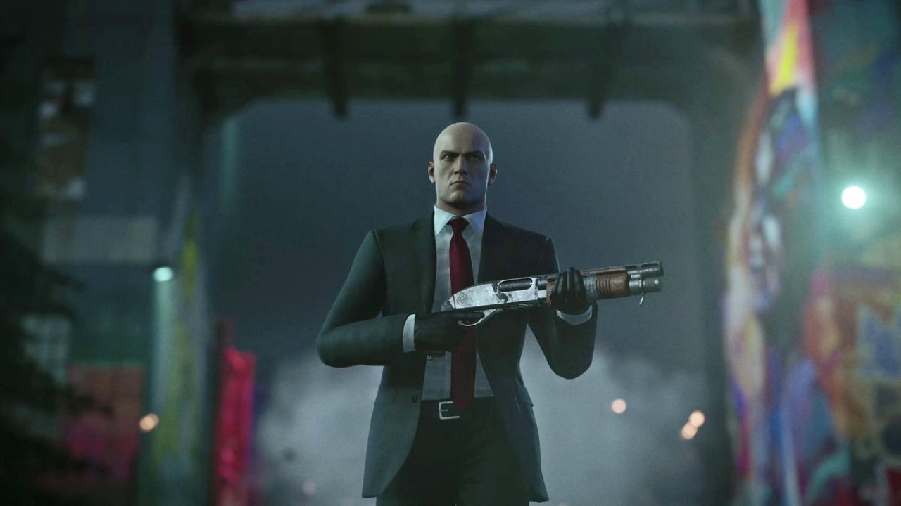 Hitman 3 agent 47 ze strzelbą