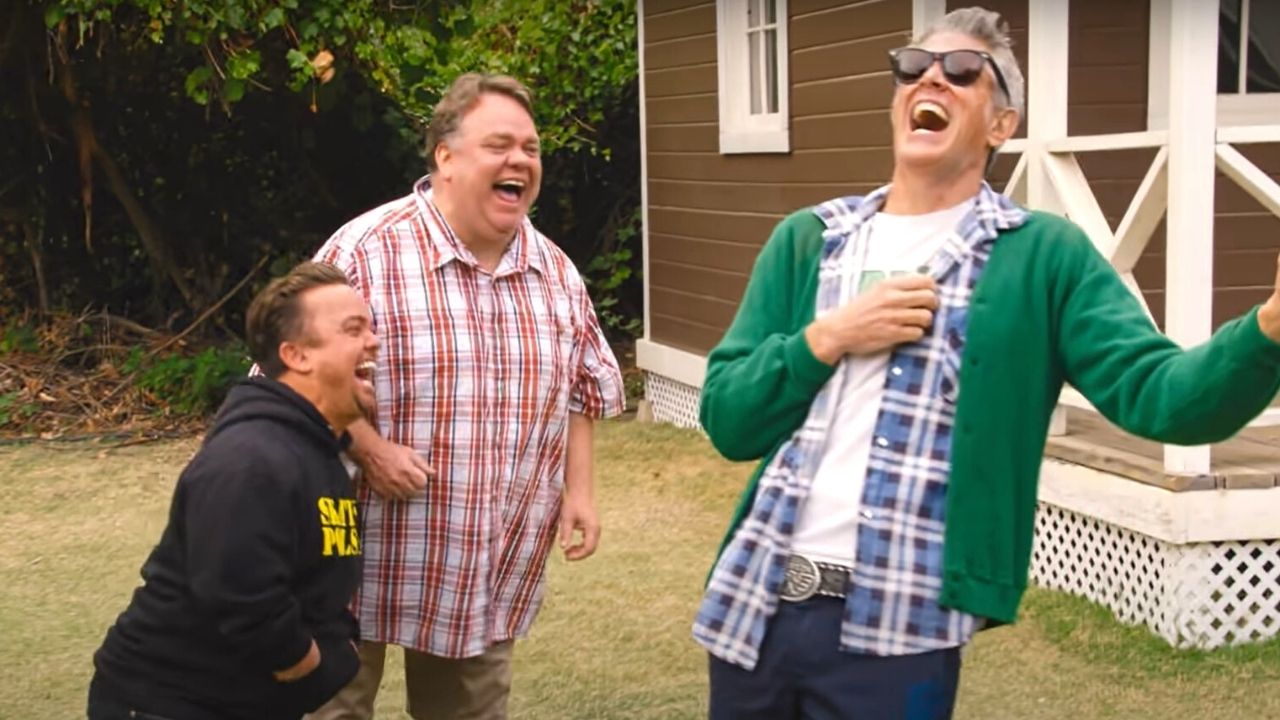 Wee Man, Preston Lacy i Johnny Knoxville w trailerze Jackass Forever