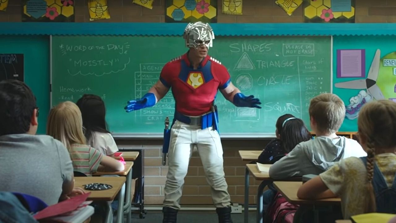 Peacemaker opowiada dzieciom o swoich akcjach