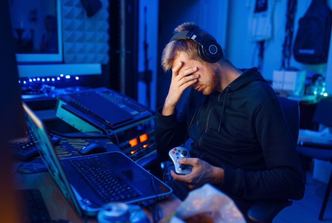 Gracz przed komputerem