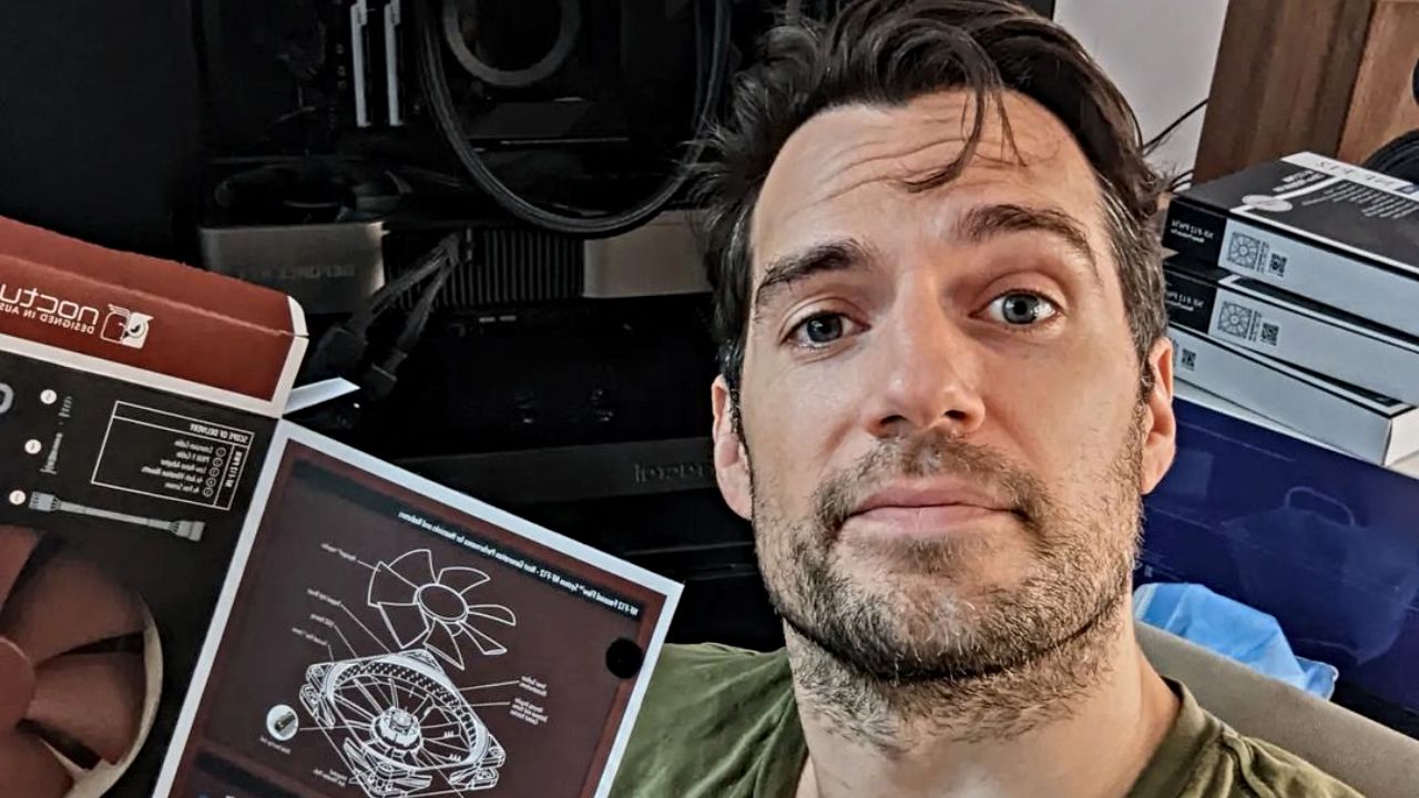 Henry Cavill też miewa problemy ze swoim komputerem
