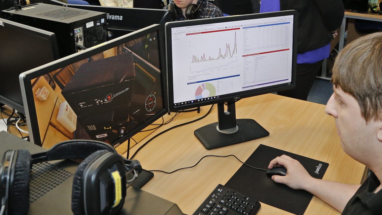 Praca i gaming w trakcie. Chcieli go zwolnić, ale się genialnie uratował