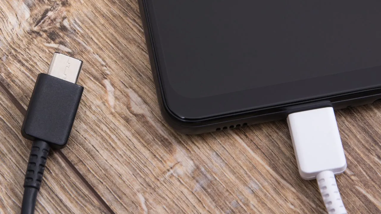 Telefon do telewizora. Jaki kabel?