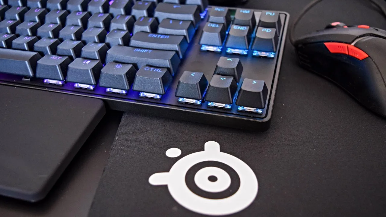 Test klawiatury SteelSeries Apex Pro TKL Wireless. Spełnia marzenia