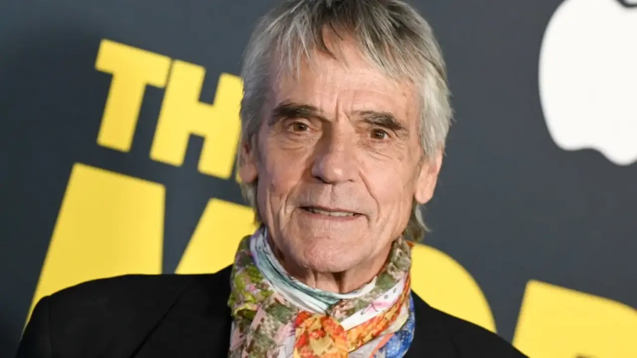 Jeremy Irons dołącza do 