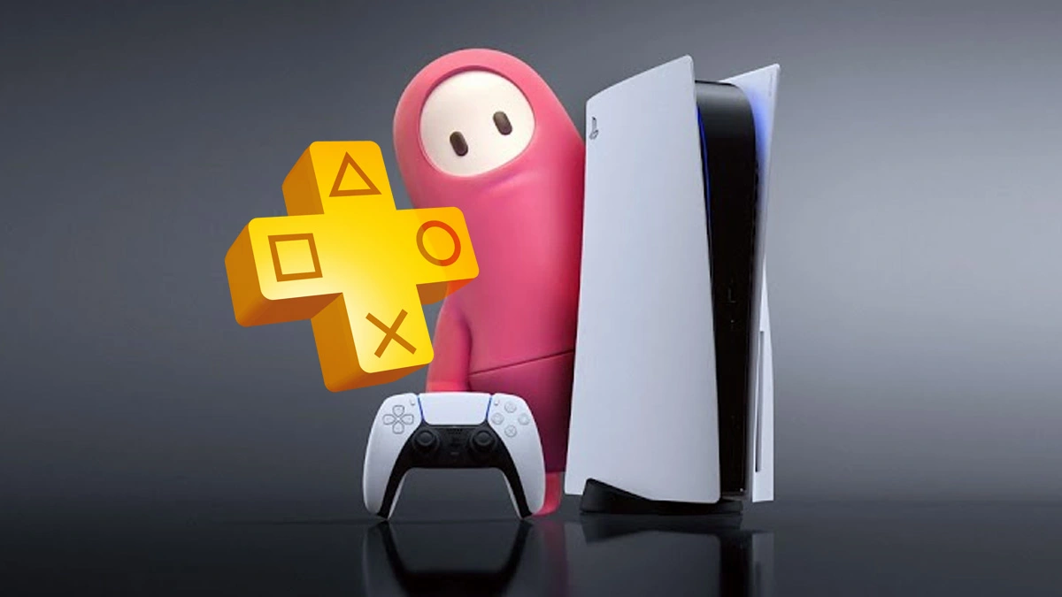 Grafika przedstawia postać z gry Fall Guys obejmującą konsolę PS5. Na obrazku również logo PS Plus.